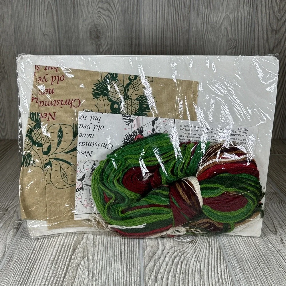 The‎ Creative Circle #2338 Memories Holiday Crewel Embroidery Vintage Horse